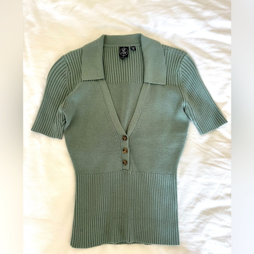 Knitted t-shirt sage size small